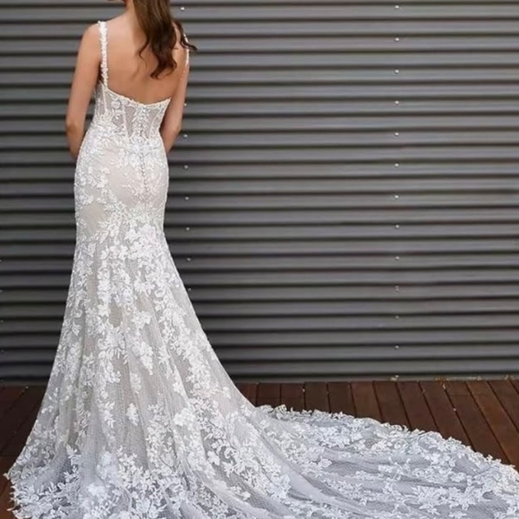 Mermaid Wedding Dress - Picture 2 of 14